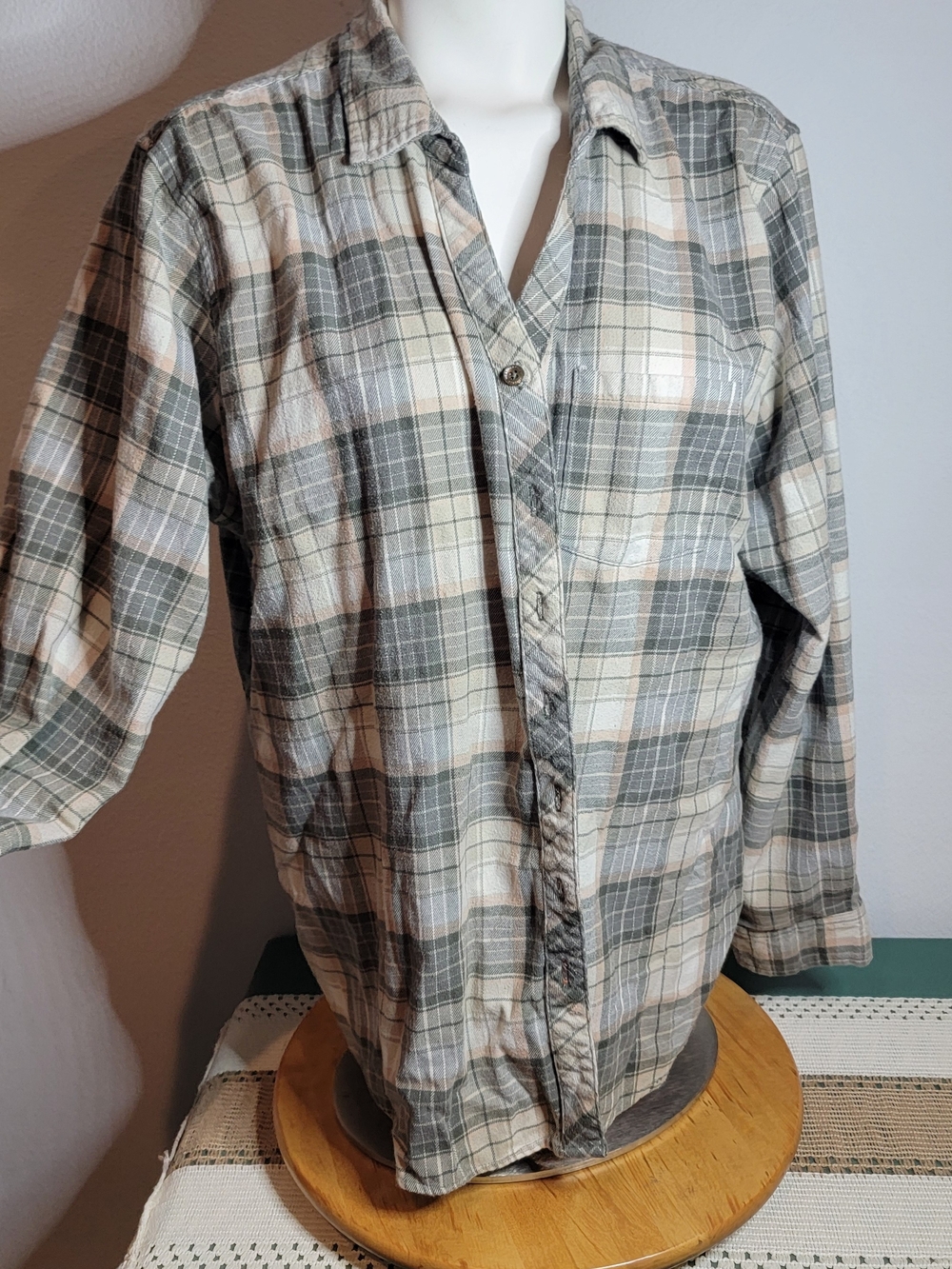 Weatherproof VintagCasual Plaid Button-Front Women’s Shirt Jacket - Beige & Gray